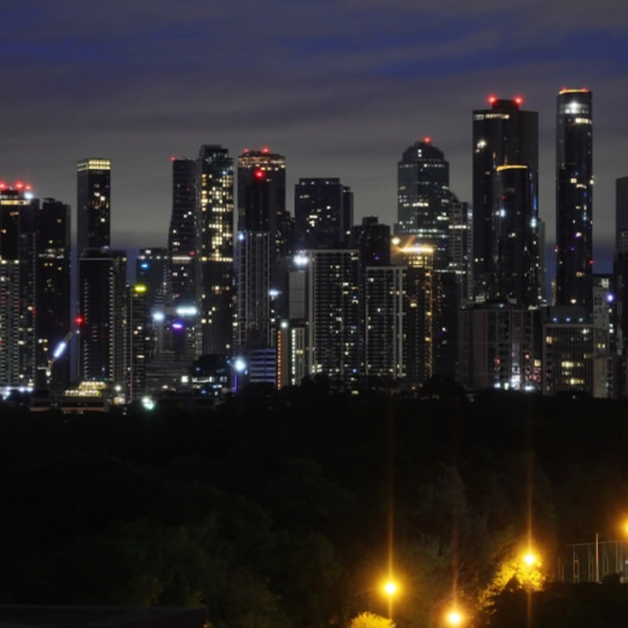 melbourne city skyline at night